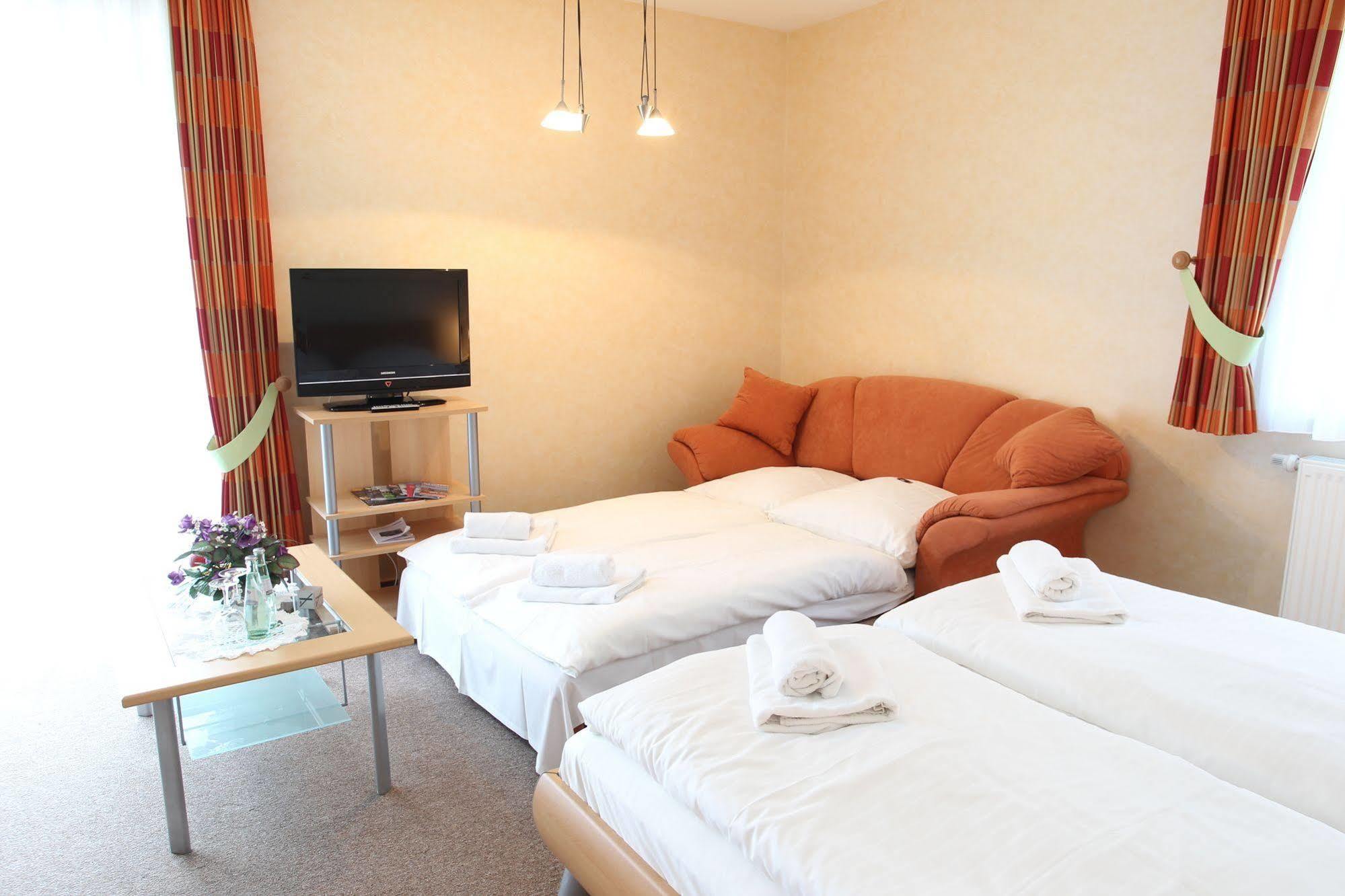 Hotel Wittorf ノイミュンスター エクステリア 写真